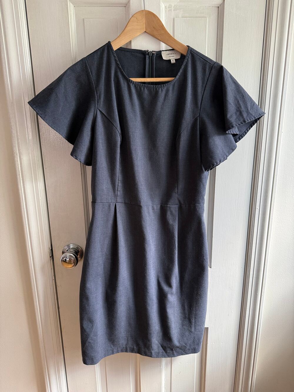Mystic Los Angeles Grey Flutter Sleeve Sheath Dress - Size Medium - EUC